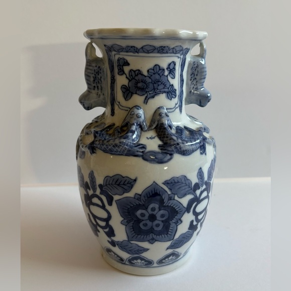 Gorgeous Chinese Porcelain Blue White Vase Vintage EC - Picture 2 of 8